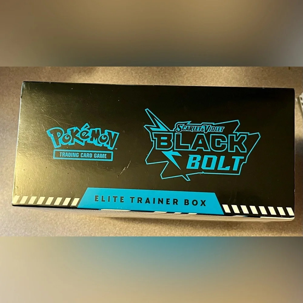 Scarlet & Violet Black Bolt Elite Trainer Box - Picture 2 of 4